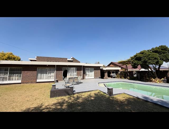 4 BEDROOM FREESTANDING FOR SALE IN FARRARMERE